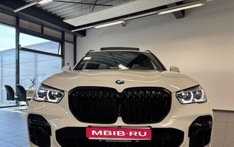 BMW X5, 2022 год, 7 050 000 рублей, 2 фотография