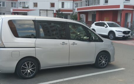 Nissan Serena IV, 2014 год, 1 300 000 рублей, 2 фотография
