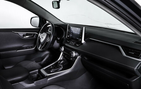 Toyota RAV4, 2019 год, 2 700 000 рублей, 10 фотография