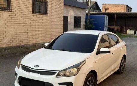 KIA Rio IV, 2019 год, 1 000 000 рублей, 1 фотография