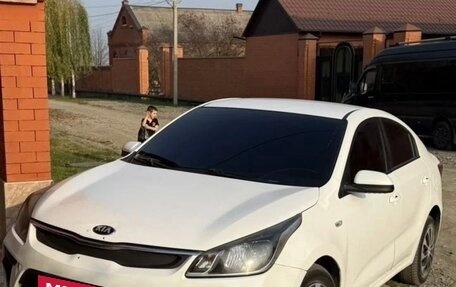 KIA Rio IV, 2019 год, 1 000 000 рублей, 5 фотография