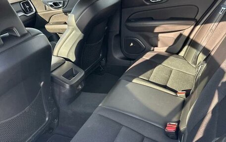 Volvo V60 Cross Country II, 2019 год, 3 450 000 рублей, 9 фотография