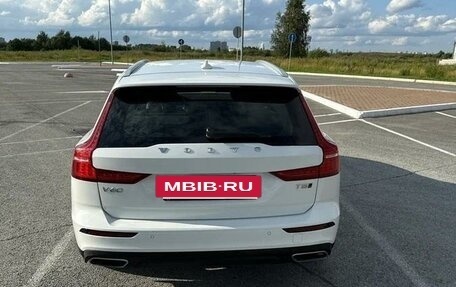 Volvo V60 Cross Country II, 2019 год, 3 450 000 рублей, 2 фотография