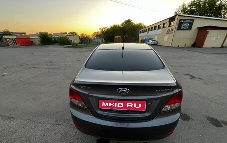 Hyundai Solaris II рестайлинг, 2011 год, 780 000 рублей, 1 фотография