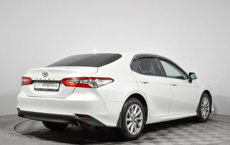 Toyota Camry, 2022 год, 2 600 000 рублей, 5 фотография