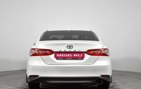 Toyota Camry, 2022 год, 2 600 000 рублей, 6 фотография