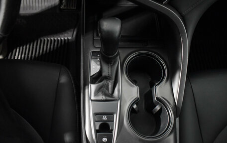 Toyota Camry, 2022 год, 2 600 000 рублей, 10 фотография