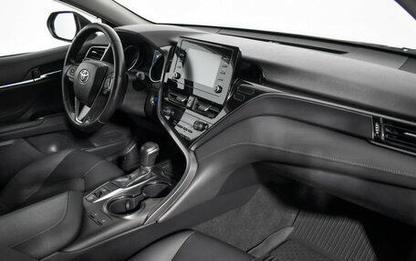 Toyota Camry, 2022 год, 2 600 000 рублей, 13 фотография