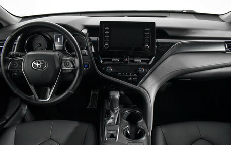 Toyota Camry, 2022 год, 2 600 000 рублей, 16 фотография