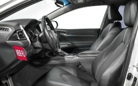 Toyota Camry, 2022 год, 2 600 000 рублей, 11 фотография