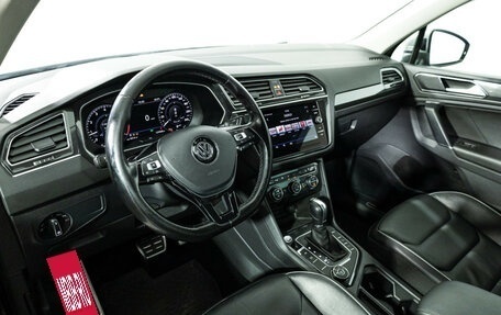 Volkswagen Tiguan II, 2018 год, 2 499 898 рублей, 11 фотография