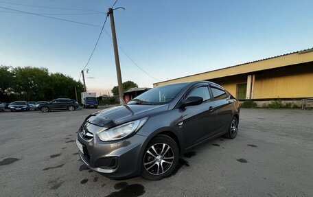 Hyundai Solaris II рестайлинг, 2011 год, 780 000 рублей, 4 фотография