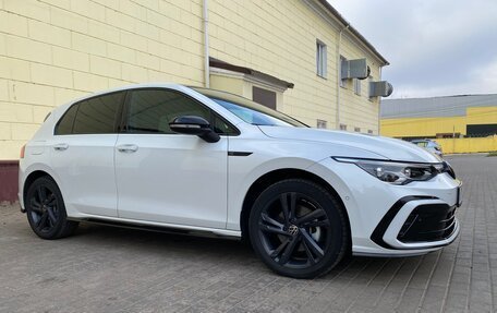 Volkswagen Golf VIII, 2023 год, 3 200 000 рублей, 2 фотография