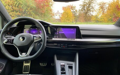 Volkswagen Golf VIII, 2023 год, 3 200 000 рублей, 16 фотография