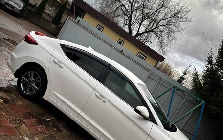 Hyundai Elantra VI рестайлинг, 2018 год, 1 300 000 рублей, 14 фотография