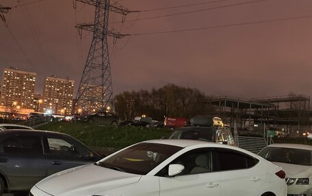 Hyundai Elantra VI рестайлинг, 2018 год, 1 300 000 рублей, 15 фотография