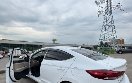 Hyundai Elantra VI рестайлинг, 2018 год, 1 300 000 рублей, 17 фотография