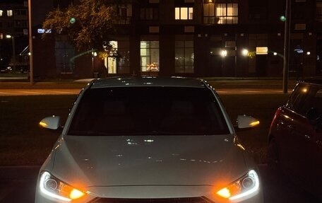 Hyundai Elantra VI рестайлинг, 2018 год, 1 300 000 рублей, 13 фотография