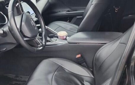 Toyota Camry, 2020 год, 1 650 000 рублей, 6 фотография