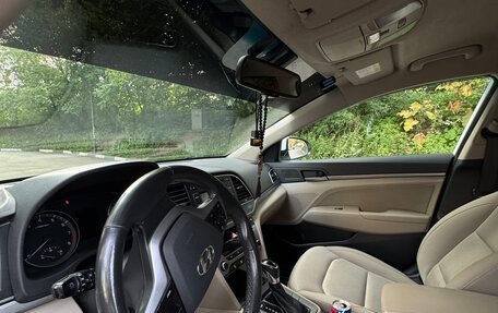 Hyundai Elantra VI рестайлинг, 2018 год, 1 300 000 рублей, 26 фотография