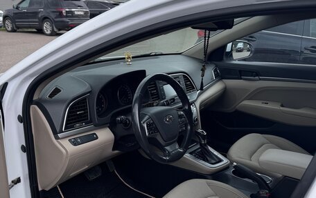 Hyundai Elantra VI рестайлинг, 2018 год, 1 300 000 рублей, 20 фотография