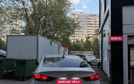 Hyundai Elantra VI рестайлинг, 2018 год, 1 300 000 рублей, 19 фотография