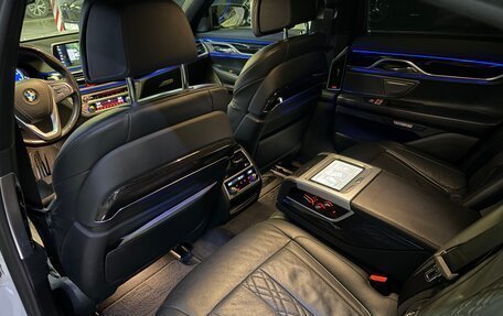 BMW 7 серия, 2017 год, 4 700 000 рублей, 11 фотография