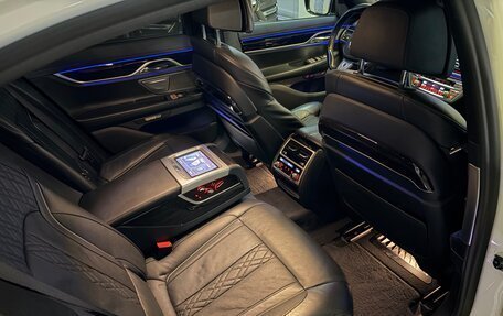 BMW 7 серия, 2017 год, 4 700 000 рублей, 18 фотография