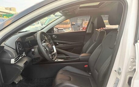 Hyundai Elantra, 2023 год, 1 845 372 рублей, 8 фотография