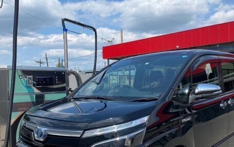 Toyota Voxy III, 2018 год, 2 390 000 рублей, 1 фотография