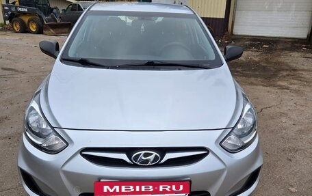 Hyundai Solaris II рестайлинг, 2012 год, 950 000 рублей, 2 фотография