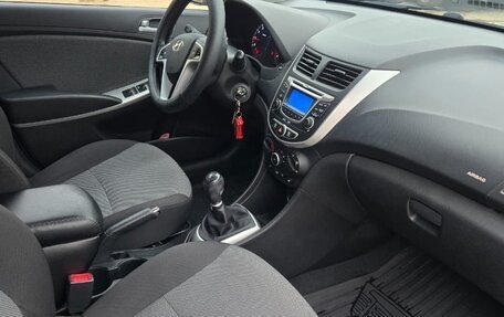 Hyundai Solaris II рестайлинг, 2012 год, 950 000 рублей, 6 фотография