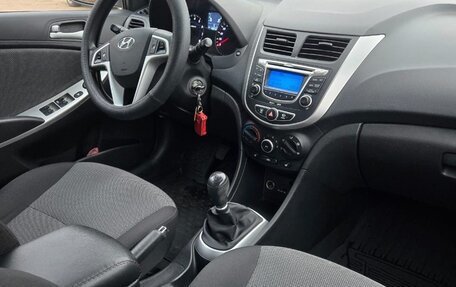 Hyundai Solaris II рестайлинг, 2012 год, 950 000 рублей, 7 фотография