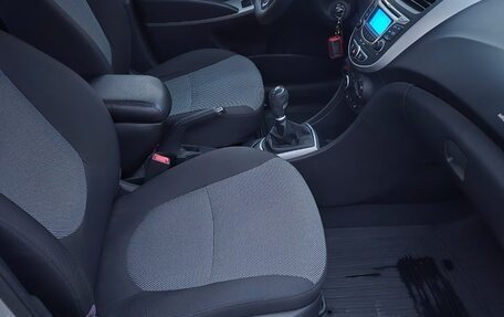 Hyundai Solaris II рестайлинг, 2012 год, 950 000 рублей, 11 фотография