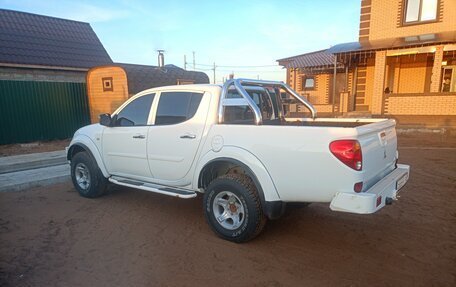 Mitsubishi L200 IV рестайлинг, 2014 год, 1 580 000 рублей, 4 фотография