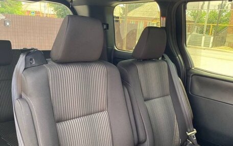 Toyota Voxy III, 2018 год, 2 390 000 рублей, 7 фотография