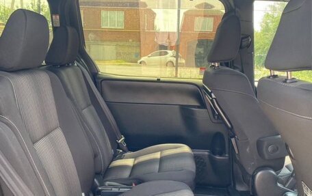 Toyota Voxy III, 2018 год, 2 390 000 рублей, 8 фотография