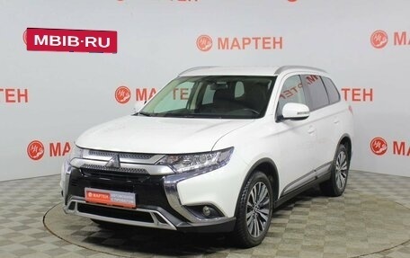 Mitsubishi Outlander III рестайлинг 3, 2018 год, 2 535 000 рублей, 1 фотография