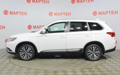 Mitsubishi Outlander III рестайлинг 3, 2018 год, 2 535 000 рублей, 8 фотография