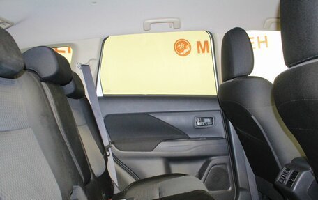 Mitsubishi Outlander III рестайлинг 3, 2018 год, 2 535 000 рублей, 11 фотография