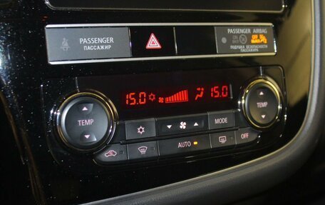 Mitsubishi Outlander III рестайлинг 3, 2018 год, 2 535 000 рублей, 13 фотография