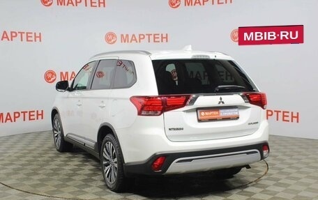 Mitsubishi Outlander III рестайлинг 3, 2018 год, 2 535 000 рублей, 7 фотография