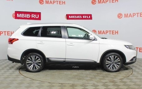 Mitsubishi Outlander III рестайлинг 3, 2018 год, 2 535 000 рублей, 4 фотография