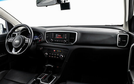 KIA Sportage IV рестайлинг, 2020 год, 1 899 000 рублей, 9 фотография