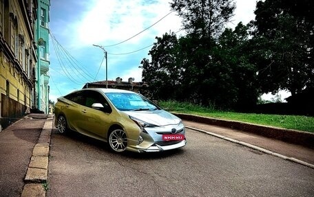 Toyota Prius IV XW50, 2016 год, 2 300 000 рублей, 10 фотография