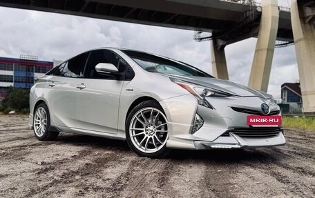 Toyota Prius IV XW50, 2016 год, 2 300 000 рублей, 6 фотография