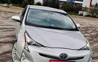 Toyota Prius IV XW50, 2016 год, 2 300 000 рублей, 1 фотография