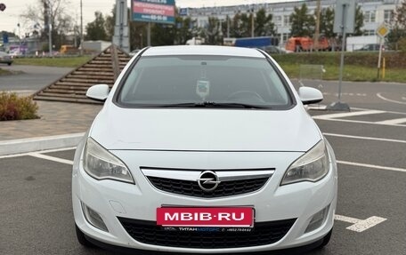 Opel Astra J, 2011 год, 680 000 рублей, 2 фотография