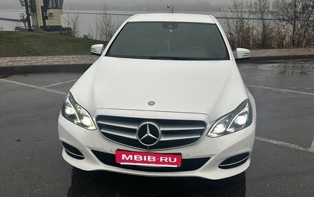 Mercedes-Benz E-Класс, 2015 год, 2 500 000 рублей, 3 фотография