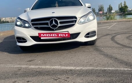 Mercedes-Benz E-Класс, 2015 год, 2 500 000 рублей, 9 фотография